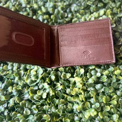 Men’s Alligator Bifold Wallet – Tan