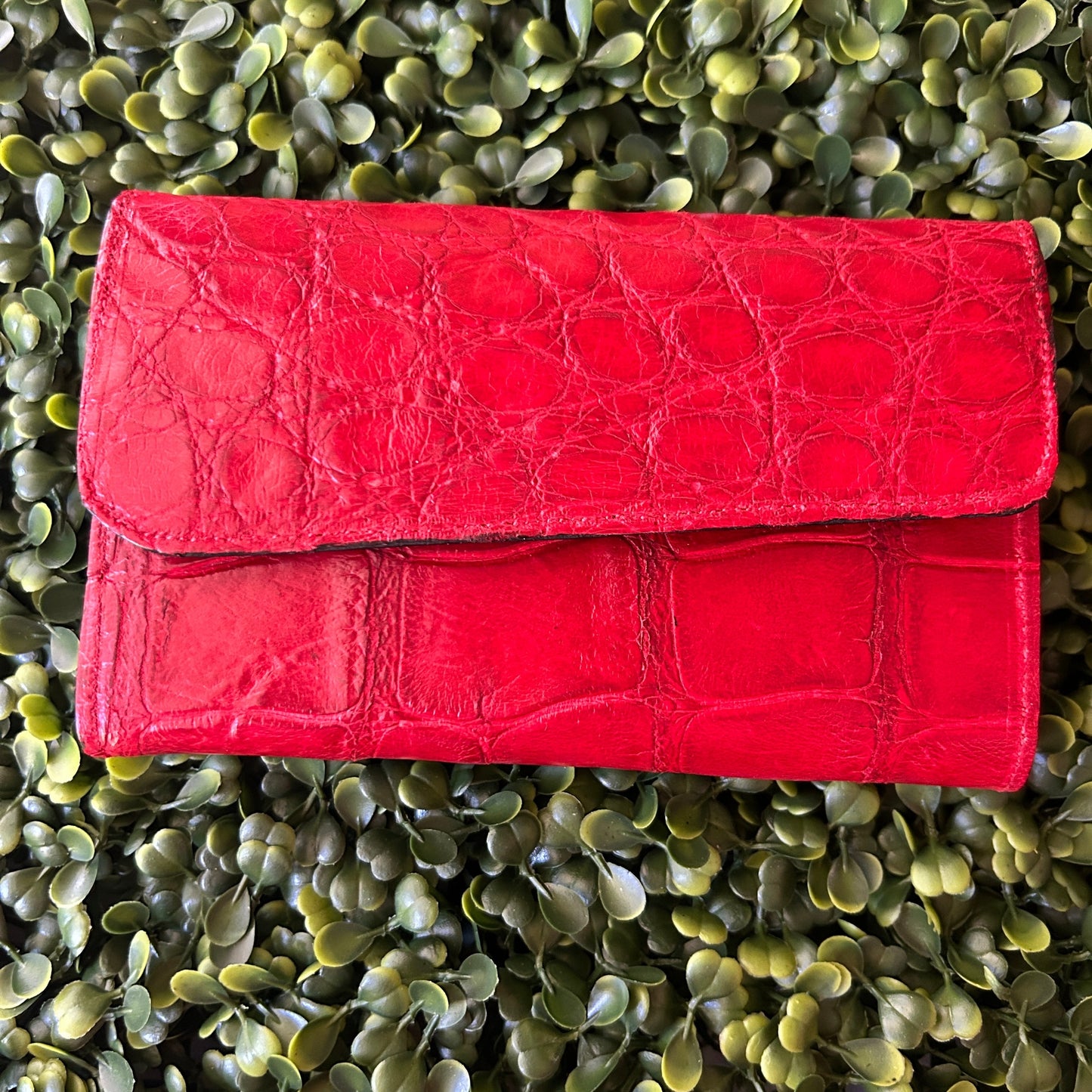 Women's Alligator Leather Wallet – Large Wallet (Red)