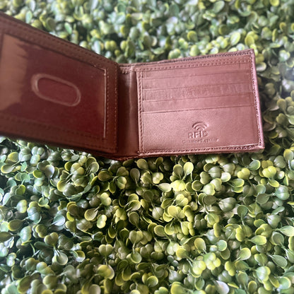 Men’s Alligator Bifold Wallet – Tan