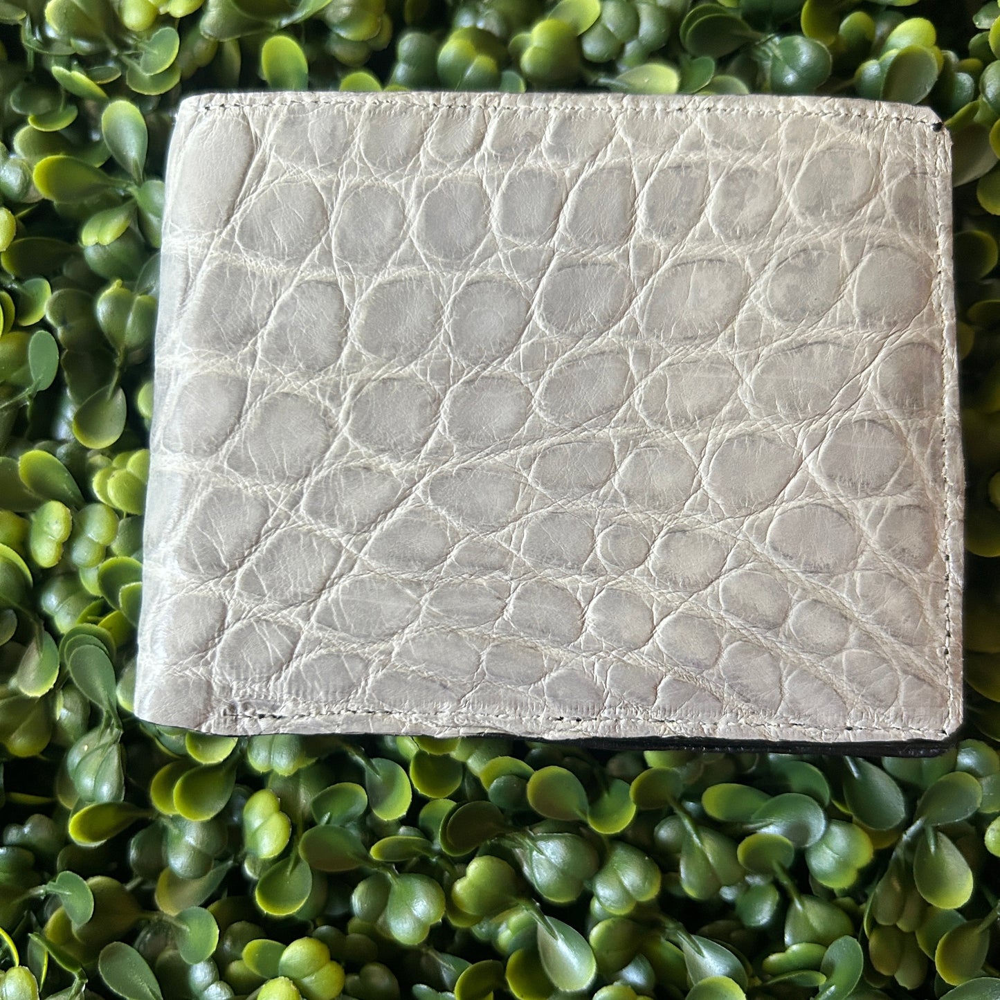 Men’s Alligator  Bifold  Wallet – Gray